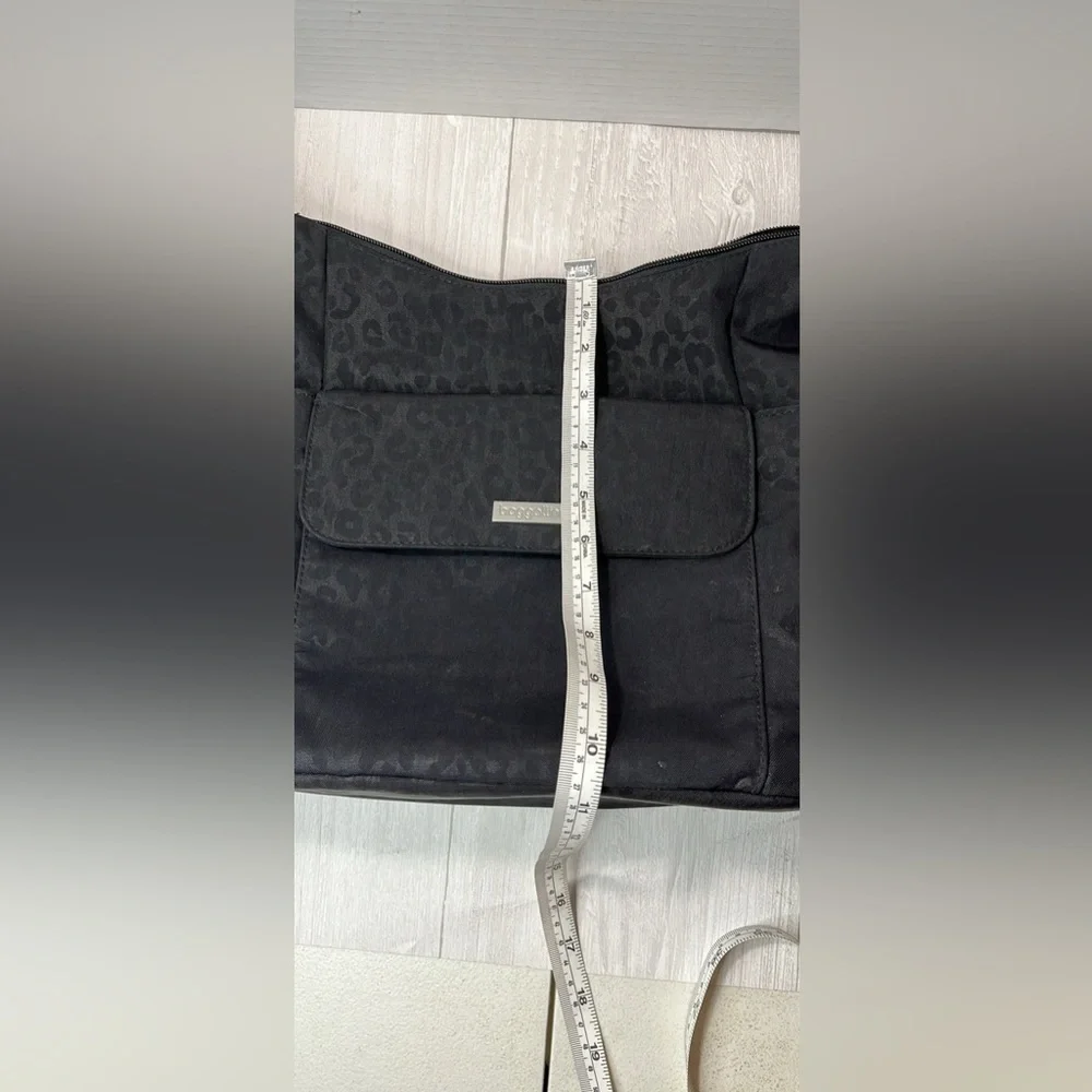 Baggallini Black Shoulder Bag.